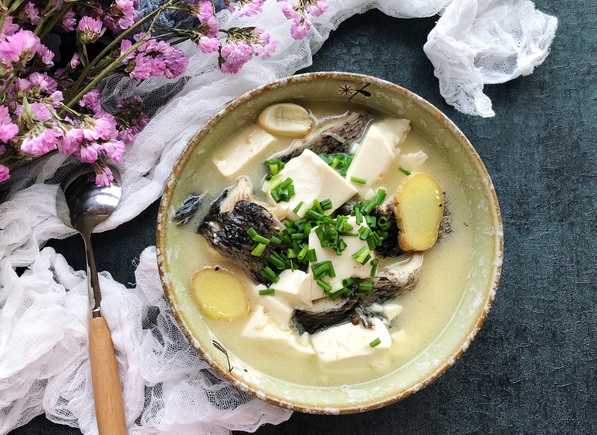 黑鱼炖豆腐的做法(黑鱼炖豆腐的做法大全)